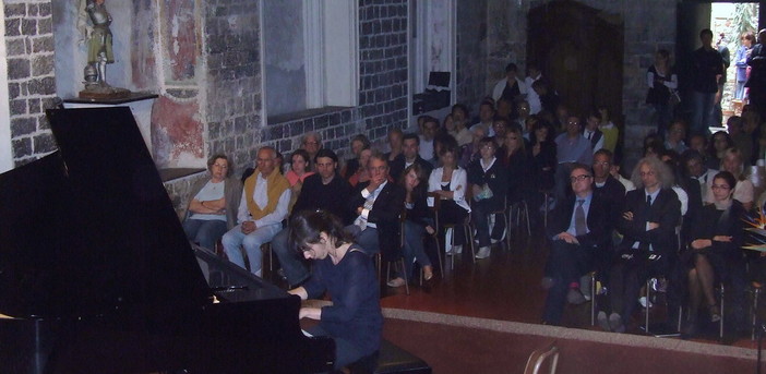 Presentazione Cartelame 'Il Sepolcro' presso l'Oratorio di S. Caterina a Porto Maurizio. Presentazione Cartelame 'Il Sepolcro' presso l'Oratorio di S. Caterina a Porto Maurizio.