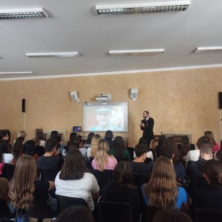 Orientamento al Liceo Cassini di Sanremo: a lezione con i Carabinieri