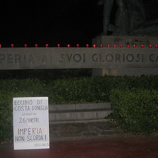 Imperia: manifestazione dei militanti di destra al momumento di piazza Vittoria
