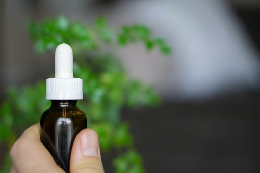 CBD : cos’è, come si usa e perché sempre più persone lo scelgono per il benessere quotidiano CBD : cos’è, come si usa e perché sempre più persone lo scelgono per il benessere quotidiano