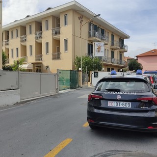 Diano Marina, incidente sul lavoro all'hotel delle Mimose, operaio ferito mentre ristruttura una stanza (foto e video) Diano Marina, incidente sul lavoro all'hotel delle Mimose, operaio ferito mentre ristruttura una stanza (foto e video)