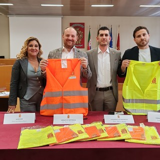 “Fondo povertà – tirocinio di inclusione”, Ventimiglia avrà gli operatori ecologici di quartiere (Foto e video)