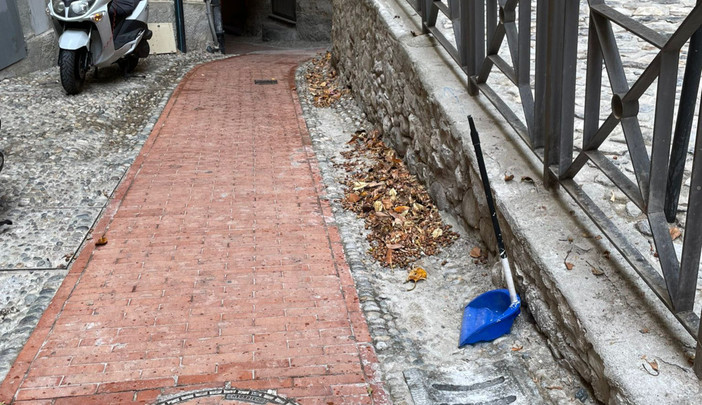 Una delle vie pulite dai residenti della Pigna Una delle vie pulite dai residenti della Pigna