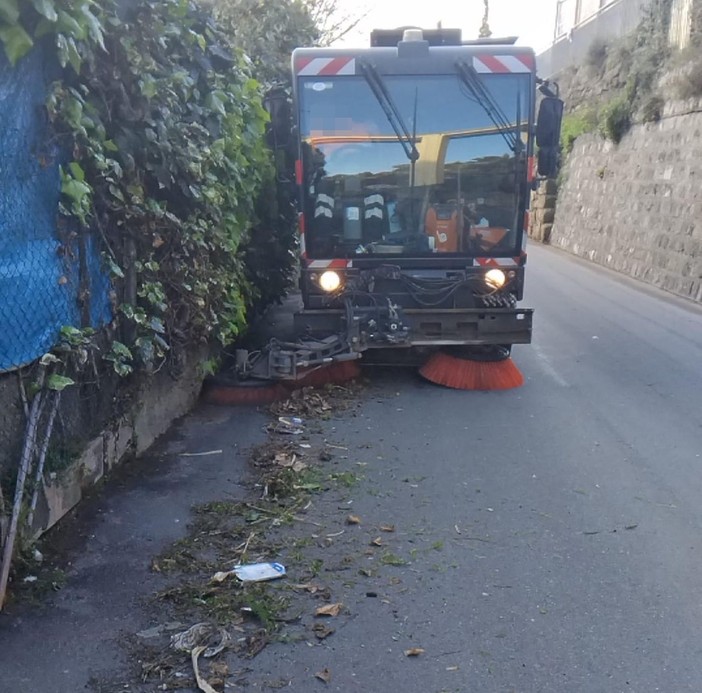 Pulizia nelle frazioni di Ventimiglia, intervento a Latte