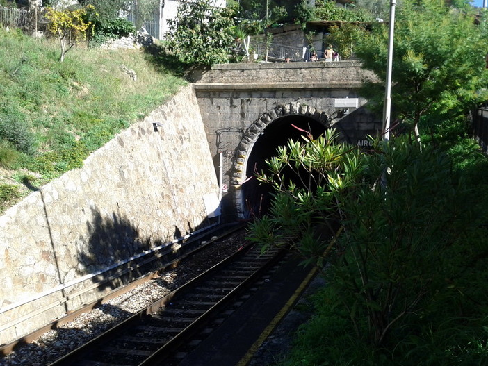 Linea ferroviaria Cuneo-Ventimiglia: la Regione Piemonte non cambia idea sulle soppressioni Linea ferroviaria Cuneo-Ventimiglia: la Regione Piemonte non cambia idea sulle soppressioni