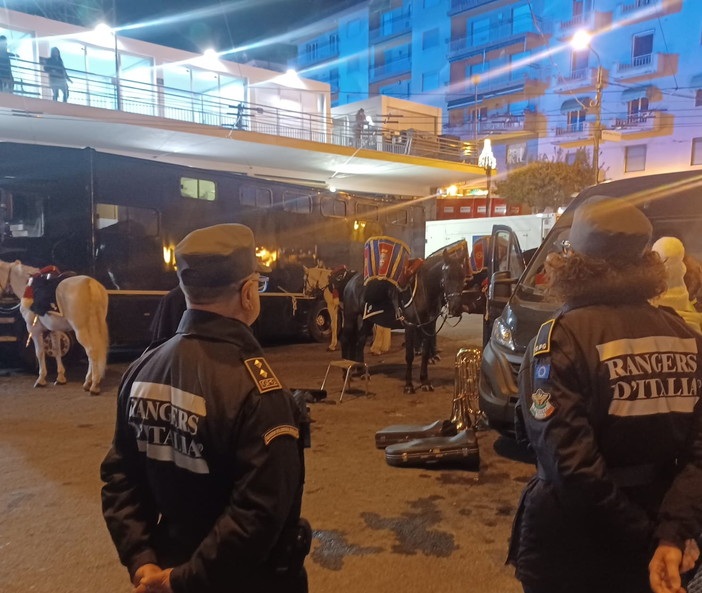 Sanremo: durante la settimana del festival, presidi dei Rangers D’Italia sul conferimento dei rifiuti Sanremo: durante la settimana del festival, presidi dei Rangers D’Italia sul conferimento dei rifiuti