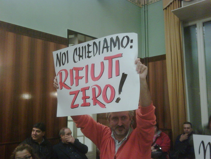 Sanremo: più sensibilizzazione sulla raccolta porta a porta dei rifiuti Sanremo: più sensibilizzazione sulla raccolta porta a porta dei rifiuti