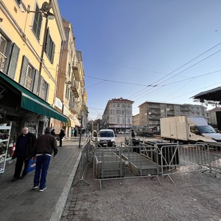Sanremo: piazza Colombo occupata e disagi per le attività, Comune proroga posteggi al Palafiori