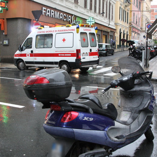 Sanremo: pedone investito da uno scooter in via Roma, ragazza portata in pronto soccorso