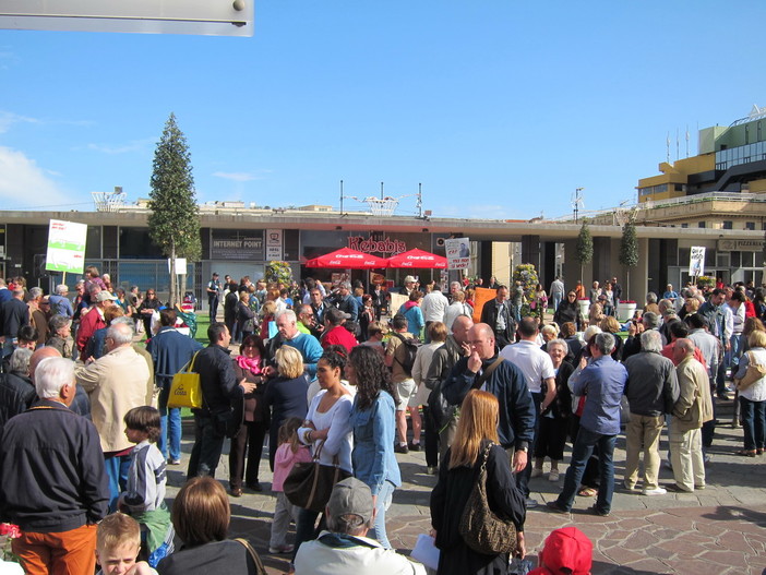 Sanremo: manifestazione di ieri in piazza Colombo, Attilio Pio risponde ad Alex Sanremo: manifestazione di ieri in piazza Colombo, Attilio Pio risponde ad Alex
