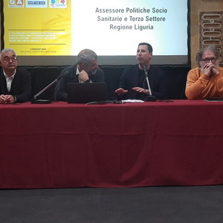 Welfare: Regione Liguria, patti di sussidiarietà e attività di coprogettazione con terzo settore, in un anno 20mila beneficiari e quasi 900 volontari coinvolti