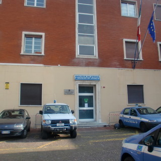 Ventimiglia: rischia la morte per passare il confine, salvato grazie alla Polizia di Frontiera Ventimiglia: rischia la morte per passare il confine, salvato grazie alla Polizia di Frontiera