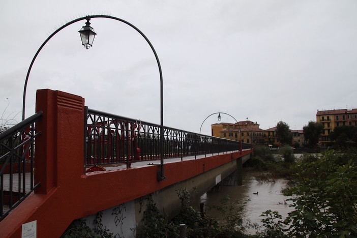 Ventimiglia: perizie sulla stabilità della passerella Squarciafichi, l'Amministrazione avvia un'indagine di mercato per affidare gli incarichi Ventimiglia: perizie sulla stabilità della passerella Squarciafichi, l'Amministrazione avvia un'indagine di mercato per affidare gli incarichi