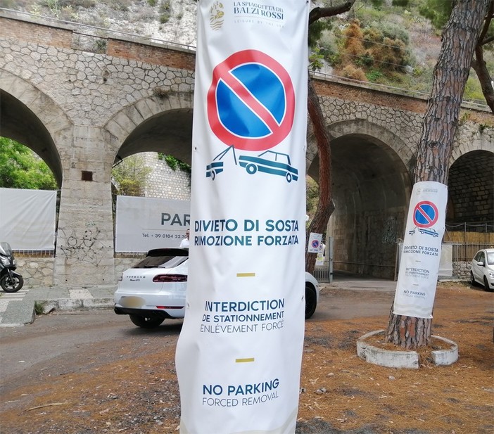 Ventimiglia: parcheggio off limits nella pinetina dei Balzi Ross, un cittadino chiede lumi al sindaco