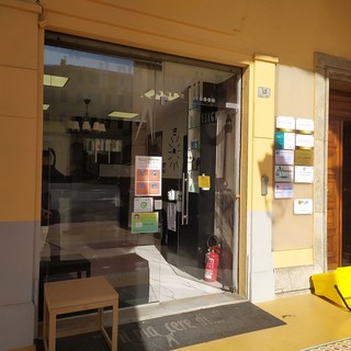 Imperia: parrucchiere aperto nonostante la zona rossa, in città c'è chi sfida i divieti