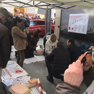 Sanremo: grande partecipazione al gazebo del 'Progetto Vita' per la sensibilizzazione contro l'arresto cardiaco Sanremo: grande partecipazione al gazebo del 'Progetto Vita' per la sensibilizzazione contro l'arresto cardiaco
