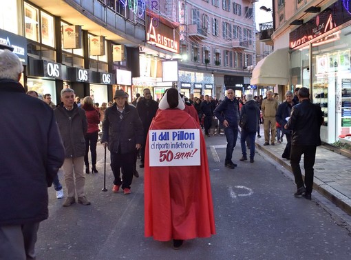 A Sanremo ed Imperia la protesta delle 'ancelle' contro il DDL Pillon