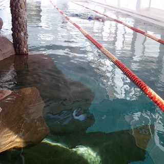 Fino a Natale sconto del 10% su tutti i nuovi abbonamenti piscina all'Hotel Le Rocce del Capo di Ospedaletti