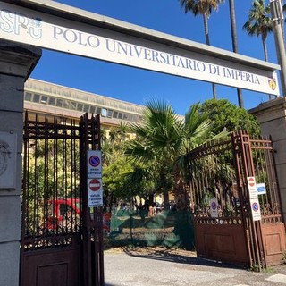 Oltre 200 mila euro per l'università di Imperia, assessore Scajola: "Vogliamo salvare l'Ateneo e dare la possibilità agli studenti di terminare il percorso accademico" Oltre 200 mila euro per l'università di Imperia, assessore Scajola: "Vogliamo salvare l'Ateneo e dare la possibilità agli studenti di terminare il percorso accademico"