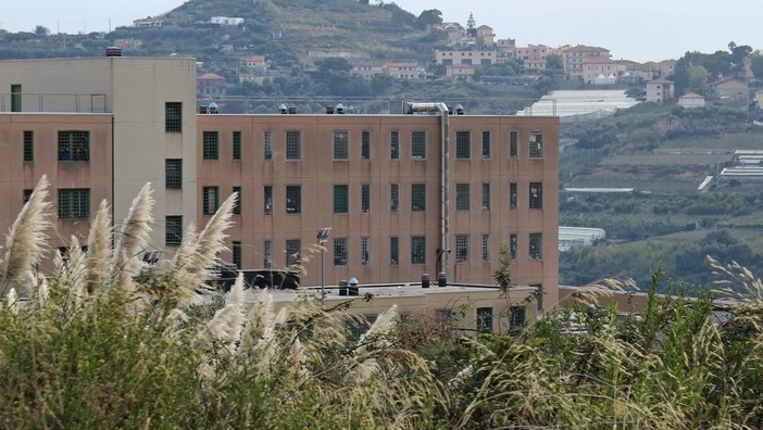 Carcere di Sanremo, l’Uspp risponde al Senatore Berrino: “La sua narrazione non corrisponde alla realtà, disponibili ad un confronto” Carcere di Sanremo, l’Uspp risponde al Senatore Berrino: “La sua narrazione non corrisponde alla realtà, disponibili ad un confronto”