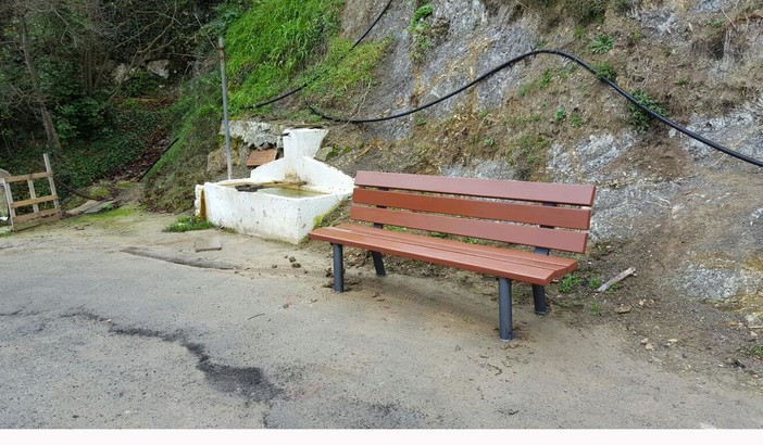 Ventimiglia: intervento dell'Amministrazione sul decoro urbano, nuove panchine a Sealza