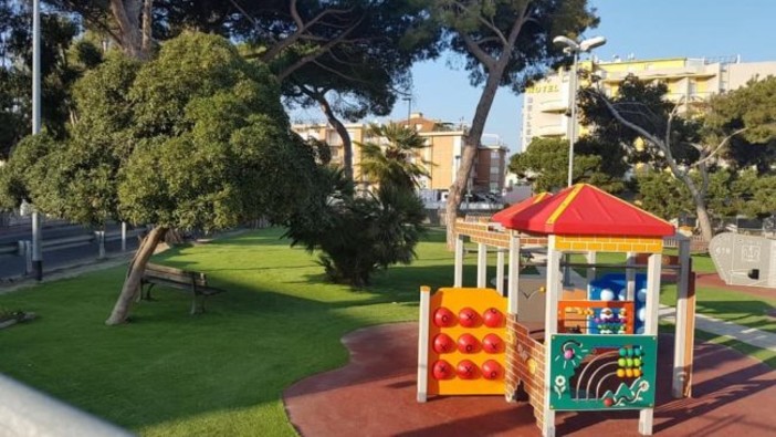 Diano Marina, il Comune punta sulla prevenzione: affidato l'incarico per le verifiche da effettuare sulle quattro aree giochi Diano Marina, il Comune punta sulla prevenzione: affidato l'incarico per le verifiche da effettuare sulle quattro aree giochi