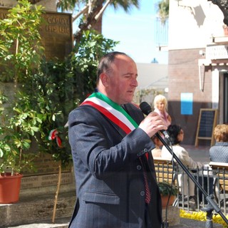 Pompeiana: è ufficiale, il vice sindaco Pasquale Restuccia si candida alle prossime elezioni Pompeiana: è ufficiale, il vice sindaco Pasquale Restuccia si candida alle prossime elezioni