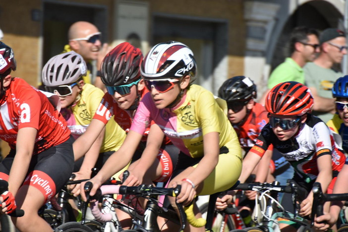 Sanremo accende l’attesa della Classicissima: domani in Piazza Borea d’Olmo arriva “Aspettando la Milano‑Sanremo con le Piccole Canaglie” Sanremo accende l’attesa della Classicissima: domani in Piazza Borea d’Olmo arriva “Aspettando la Milano‑Sanremo con le Piccole Canaglie”