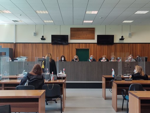 Inquilini sfrattati svaligiano l'appartamento, senza foto e documenti è impossibile stabilire il danno: il processo si chiude con un mini risarcimento Inquilini sfrattati svaligiano l'appartamento, senza foto e documenti è impossibile stabilire il danno: il processo si chiude con un mini risarcimento