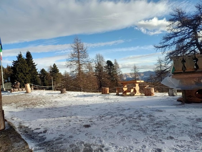 Neve nell'entroterra ligure: accumuli fino a 25 cm, allerta arancione in Valle Stura e Valle Scrivia