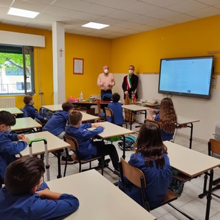 (nelle foto alcuni momenti della visita di Paolo Luppi e Valerio Verda nella scuola di Badalucco) (nelle foto alcuni momenti della visita di Paolo Luppi e Valerio Verda nella scuola di Badalucco)