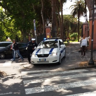 Ventimiglia: controlli intensificati di Polizia Locale all’interno dei giardini pubblici Reggio
