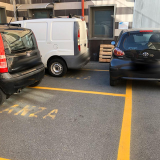 Sanremo: posti delle ambulanze occupati all'Ospedale, un annoso problema legato alla mancanza di senso civico