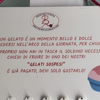 Il gelato sospeso che fa bene a tutti, l'iniziativa della gelateria &quot;Profumo di Rosa&quot; (foto e video)