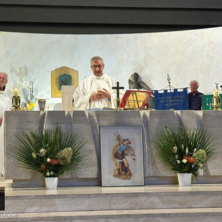 Sanremo, i paracadutisti celebrano San Michele Arcangelo (Foto) Sanremo, i paracadutisti celebrano San Michele Arcangelo (Foto)