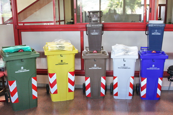 Bajardo riorganizza la raccolta dei rifiuti: in convenzione con Ceriana e passa al 'porta a porta' Bajardo riorganizza la raccolta dei rifiuti: in convenzione con Ceriana e passa al 'porta a porta'