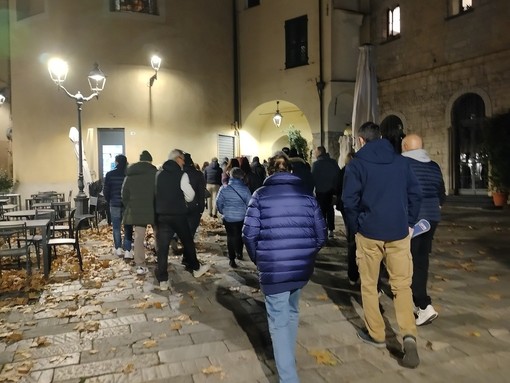 Sesta Passeggiata per la Sicurezza a Sanremo: cittadini e commercianti in piazza contro degrado e violenza