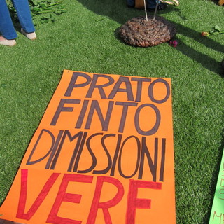 Sanremo: la critica di un lettore sul picnic di ieri “Solo protesta politica per cacciare il Sindaco” Sanremo: la critica di un lettore sul picnic di ieri “Solo protesta politica per cacciare il Sindaco”