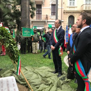 Sanremo: inaugurato il monumento ai Paracadutisti d’Italia, Piana "Manteniamo vivo il sentimento di riconoscenza per il sacrificio di chi ci ha preceduto"