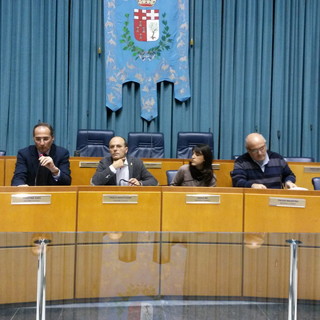 Imperia: scintille all'incontro con i commercianti di via Cascione. L'ex Assessore Gagliano promette di mediare con la Regione