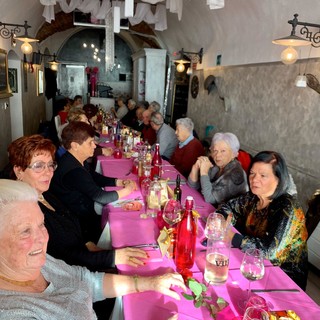 Riva Ligure: il Comune apre alle prenotazioni per il tradizionale pranzo natalizio con gli anziani