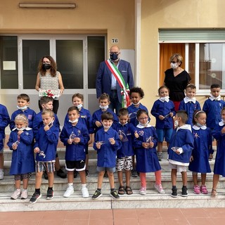 Riva Ligure: primo giorno di scuola alla primaria 'Pertini', Giuffra “Il ritorno sui banchi è il ritorno alla vita” Riva Ligure: primo giorno di scuola alla primaria 'Pertini', Giuffra “Il ritorno sui banchi è il ritorno alla vita”