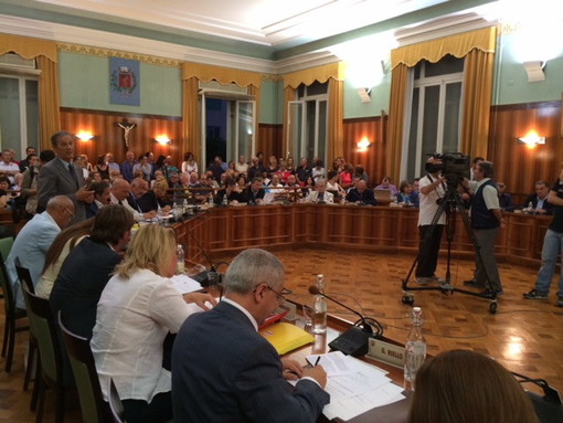 Sanremo: la minoranza chiede un Consiglio comunale monotematico sull'argomento rifiuti Sanremo: la minoranza chiede un Consiglio comunale monotematico sull'argomento rifiuti