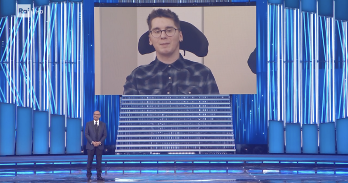 Tetraplegico dopo un pugno, Paolo Sarullo porta la lotta alla violenza e al bullismo sul palco dell’Ariston Tetraplegico dopo un pugno, Paolo Sarullo porta la lotta alla violenza e al bullismo sul palco dell’Ariston