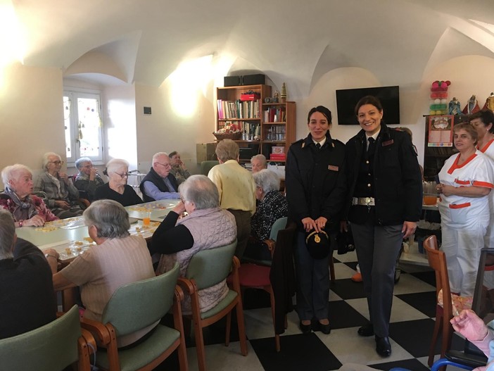 Imperia: la Polizia fa visita agli ospiti della casa di riposo Betlemme, il Questore "Esserci sempre è lo spirito della nostra missione" Imperia: la Polizia fa visita agli ospiti della casa di riposo Betlemme, il Questore "Esserci sempre è lo spirito della nostra missione"