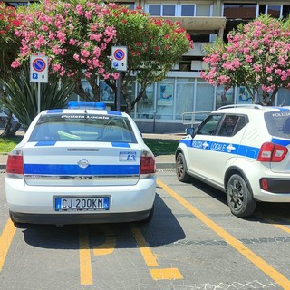 Polizia locale di Diano Marina, arriva l'etilometro: in programma controlli mirati Polizia locale di Diano Marina, arriva l'etilometro: in programma controlli mirati