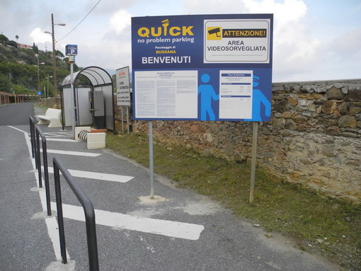 Arma di Taggia: Area 24 pulisce l'area posteggi di Bussana