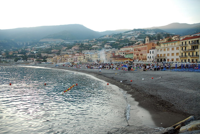 Anche ad Ospedaletti è arrivato il wifi gratuito sulle spiagge. Basta registrarsi a Free Luna