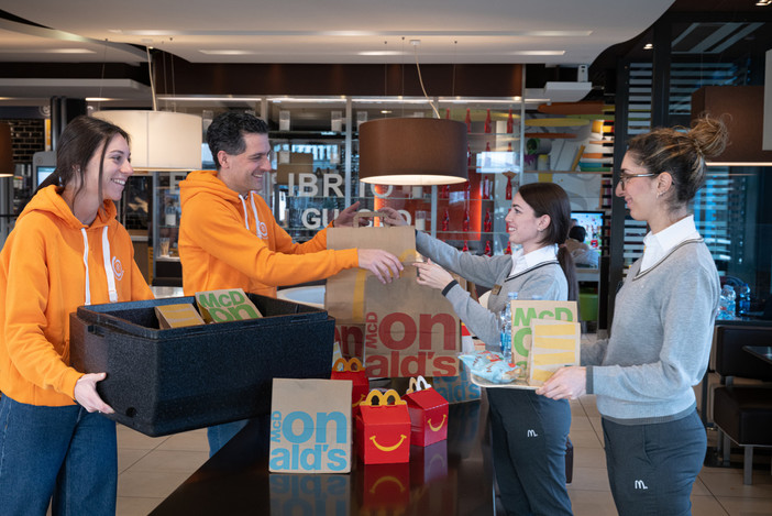 A Sanremo e Ventimiglia, McDonald’s e Banco Alimentare donano 200 pasti caldi a settimana A Sanremo e Ventimiglia, McDonald’s e Banco Alimentare donano 200 pasti caldi a settimana