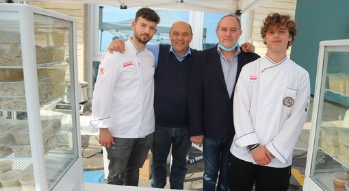 Ventimiglia: la famiglia Bruno di Pasta Fresca Morena alla fiera 'Sapori &amp; Fiori' di Vallecrosia